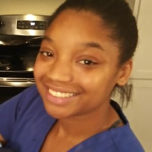 Meet your Posher, Alexis